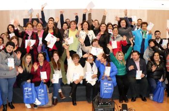 Gobierno difunde la Agenda Mujer y capacita a un centenar de líderes comunitarias en Osorno