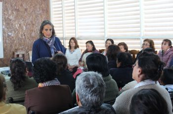 Seremi Andrea Obrador realizó un taller de violencia intrafamiliar para mujeres
