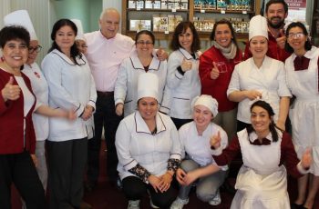 Trabajadores de Chocolatería Entrelagos conocen beneficios del Proyecto Sala Cuna Universal