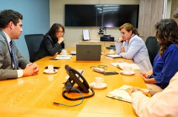 Ministerio de la Mujer lidera reunión para asegurar continuidad de atención a mujeres víctimas de violencia en cuarentena