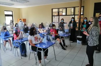 Alumnas del Liceo Polivalente de San Nicolás participaron de charla sobre “Equidad de Género y Liderazgo Femenino”