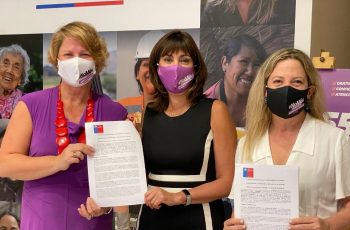 Ministra Zalaquett, SernamEG y Prodemu firman convenio para entregar pulseras de emergencia a mujeres víctimas de violencia