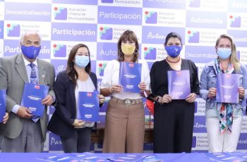 Ministerio de la Mujer y AChM lanzan Manual de Equidad de Género para Municipalidades
