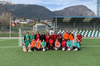 En región de Aysén: Jugadoras de fútbol rural participan en encuentro “Desafíos de la Mujer en el Deporte”