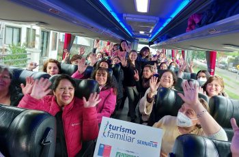 Ministerio de la Mujer y Sernatur posibilitan viaje de 39 mujeres de la Región de Los Ríos a Lago Ranco
