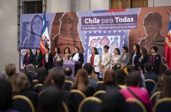 Presidente Gabriel Boric y ministra Antonia Orellana encabezaron conmemoración del  Día Internacional de la Mujer en La Moneda