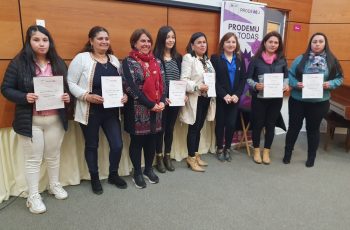 160 mujeres de la provincia de Linares fueron certificadas por su participación en diferentes programas de Prodemu