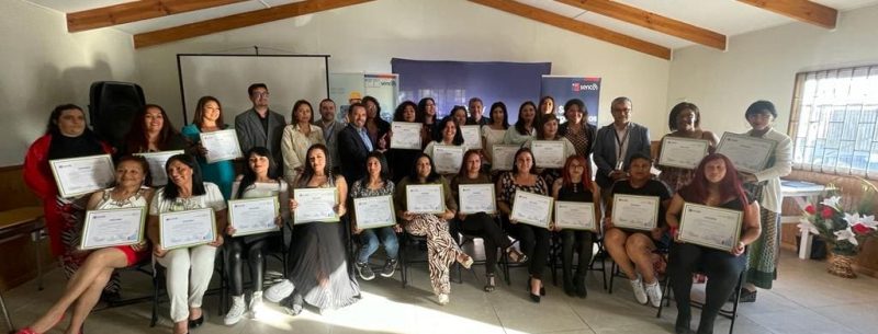 En Coquimbo:  Mujeres de Punta Mira amplían sus competencias y se capacitan como maestras pintoras