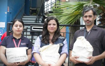 Ministra de la Mujer y la Equidad de Género entrega kits de higiene para mujeres afectadas por los incendios
