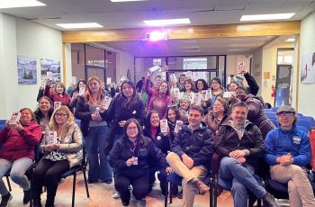 Con entrega de 40 teléfonos móviles a mujeres comenzó proyecto “Cuidadoras Conectadas”