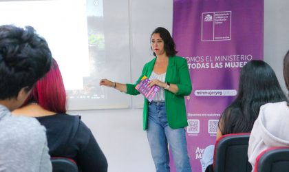 Seremi de la Mujer de Antofagasta enfrenta la violencia de género en charla para estudiantes de Periodismo UCN
