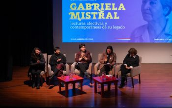 Investigadoras, poetas y escritoras participaron en conversatorio organizado por los 80 años del Nobel de Gabriela Mistral