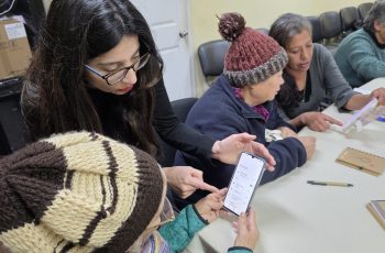 Mujeres pescadoras de Cobquecura se capacitan en brecha digital