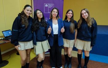 Seremi de la Mujer aborda prevención de la violencia en el pololeo con estudiantes de Antofagasta