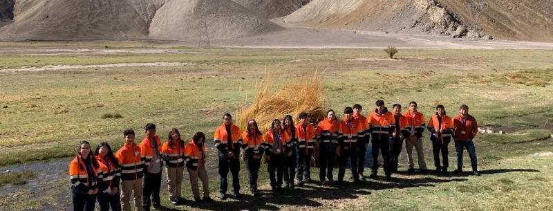 Estudiantes de liceos técnicos de Atacama visitan Mina La Coipa gracias a iniciativa de la Mesa Mujer y Minería